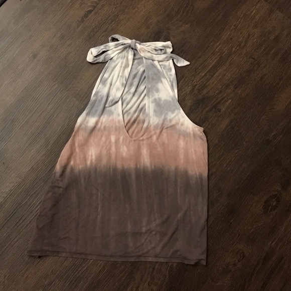 Women’s sleeveless top - Picture 2 of 2